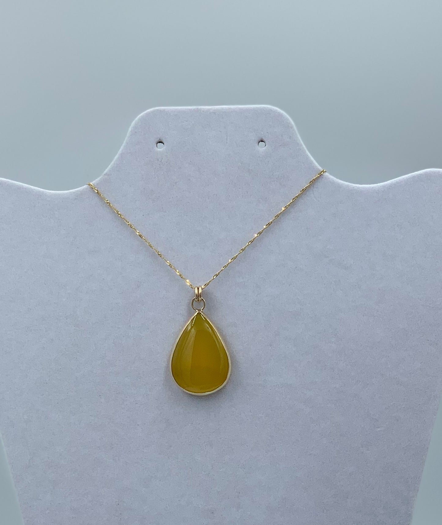 Yellow agate