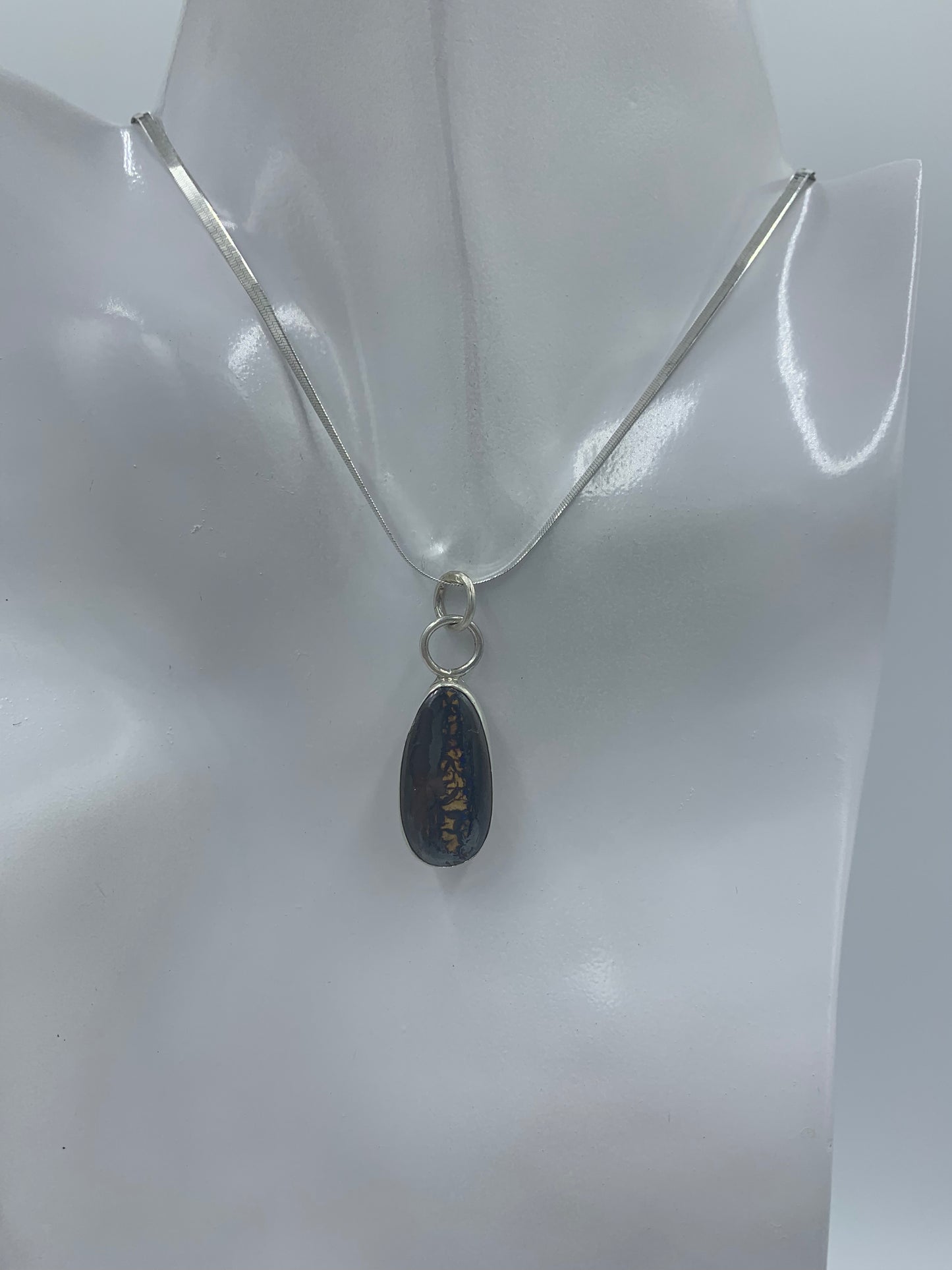 Opal and sterling silver .925 (Pendant only)