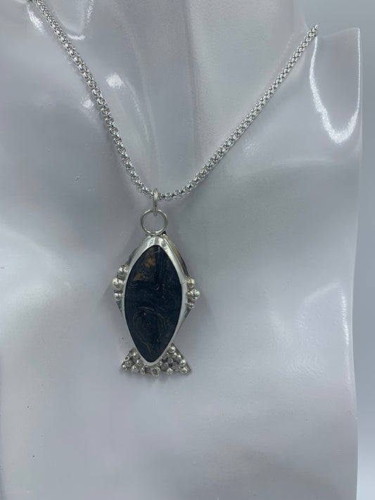 Stromatolite and sterling silver .925 (Pendant only)