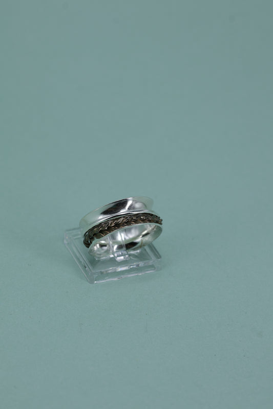 Spinning ring size 6 1/2